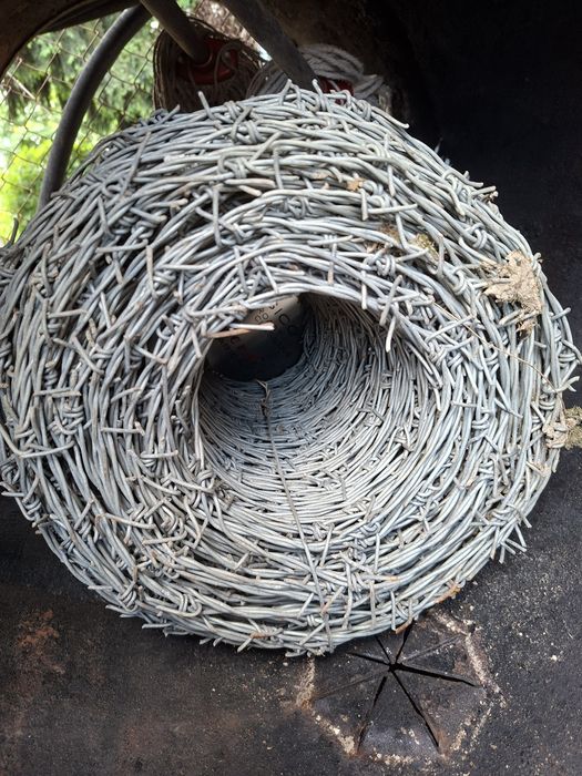 Materiale construcții din demolări, uși, ferestre, porți, sarma ghimpata și mașină de spălat,