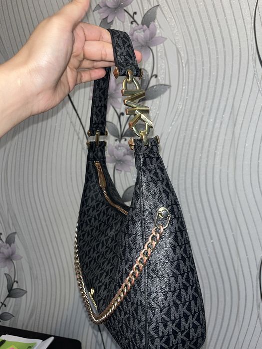 Продам сумку 7000