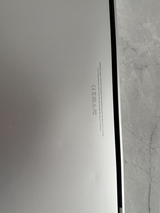 Продаю Macbook pro 13 - 2017 года.