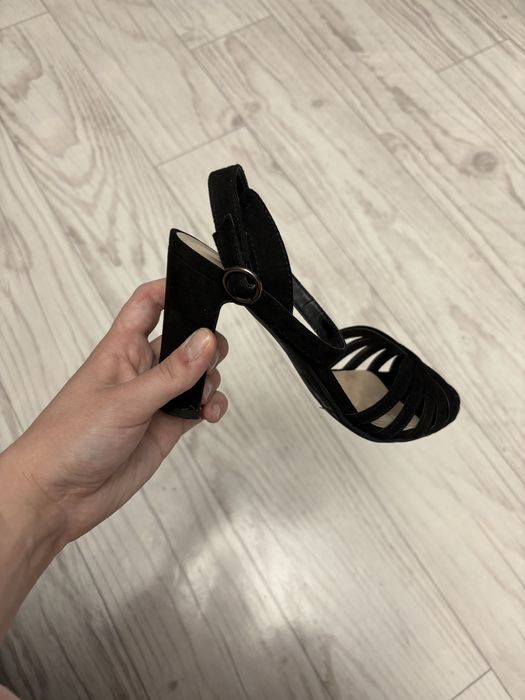 Продам туфли 36 рр. 2000 тг