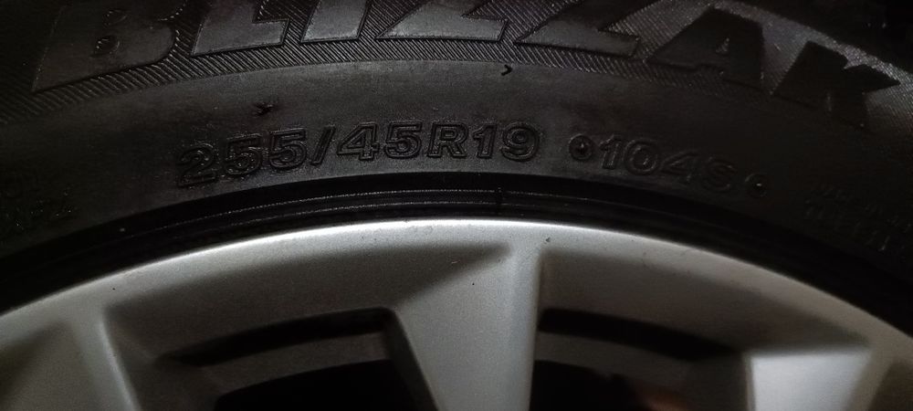 Шины с дисками в отличном состоянии