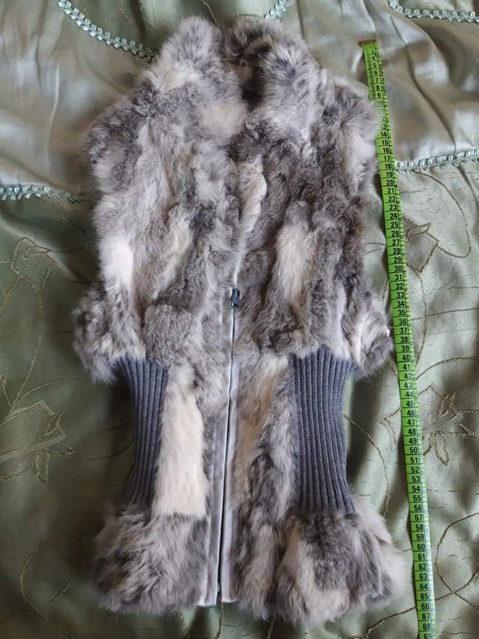 Уникален дамски елек с естествен заешки косъм