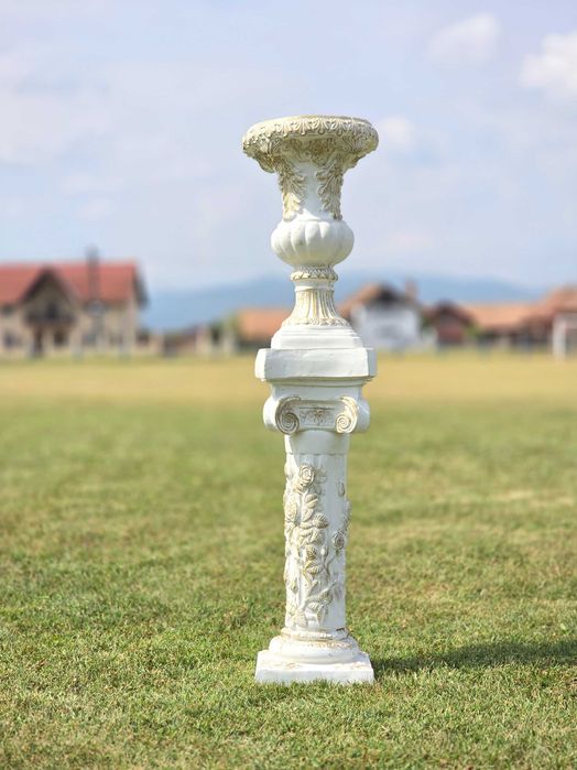 Ghiveci si postament flori