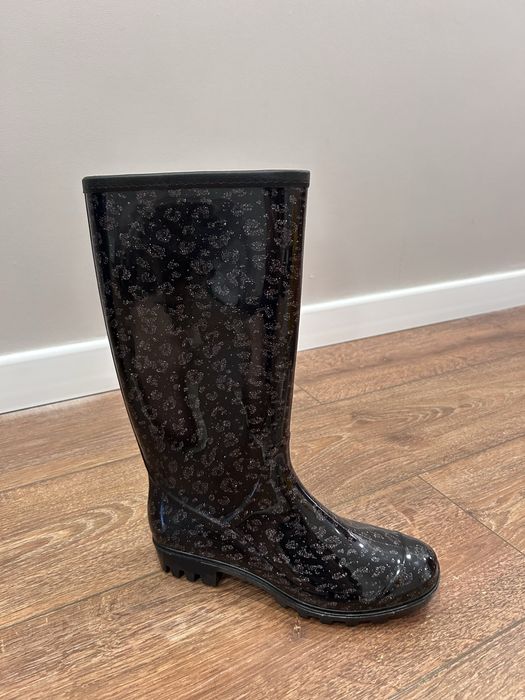 Резиновые сапоги новые , теплые