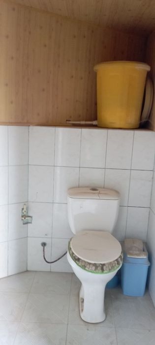 Buxoro viloyati Qorako'l tumani sentrda joylashgan uy sotiladi