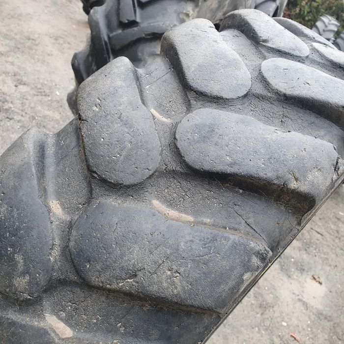 Cauciucuri 10.00-20  Camso Anvelope Second la PRET BUN