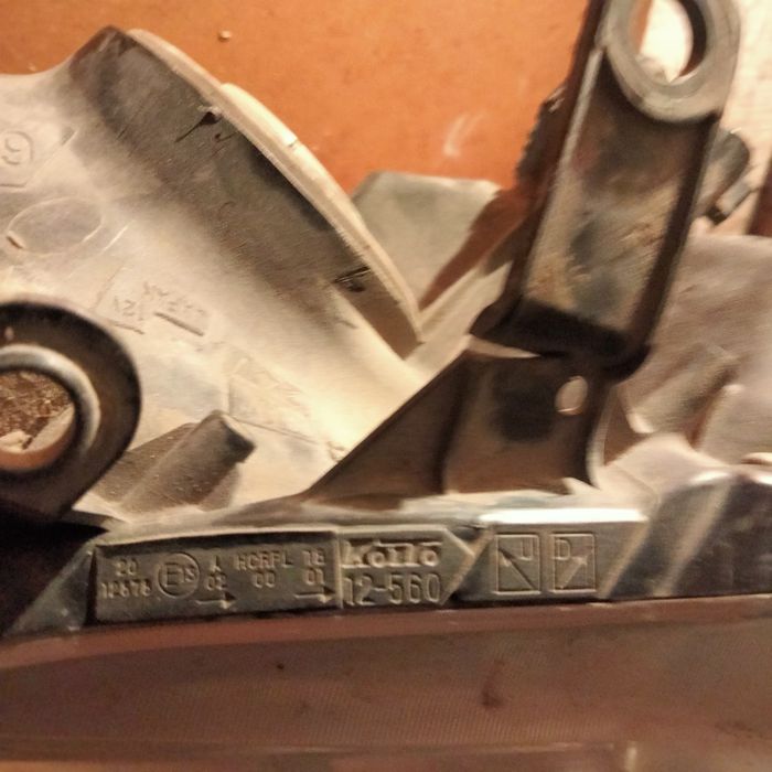 Продам фару Тойота -королла