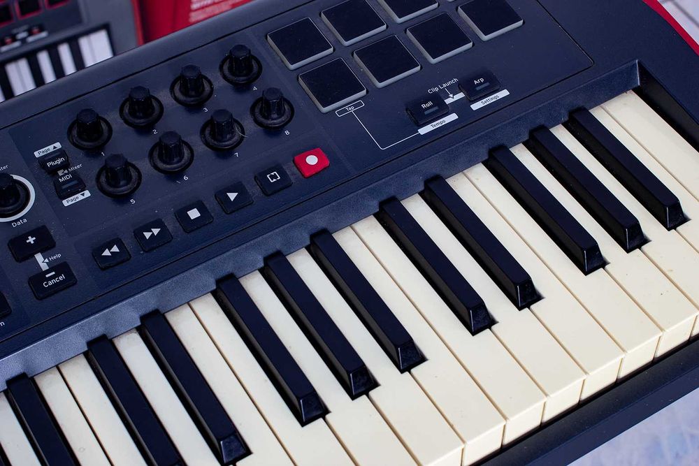 Novation Impulse 49 - Controller MIDI Profesional - Stare Impecabilă
