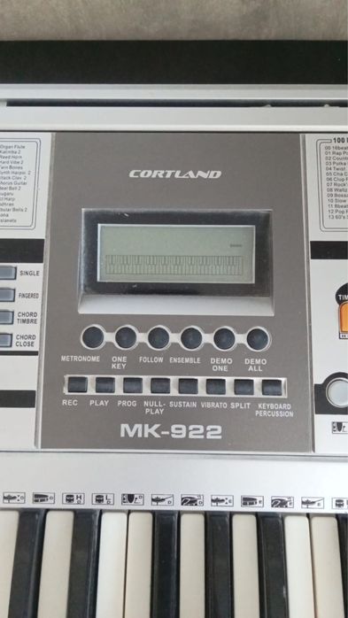 Продам синтезатор мк-922 в хорошем состояний