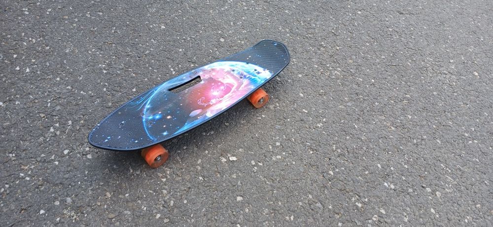 Skateboard aspect futuristic nefolosit
