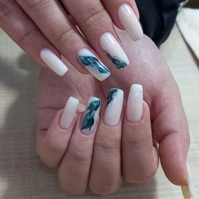 Маникюр,  педикюр,  наращивание ногтей,  прокол ушей