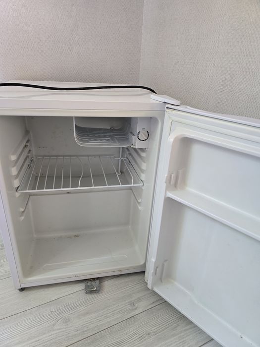 Mini xaladelnik sotiladi.