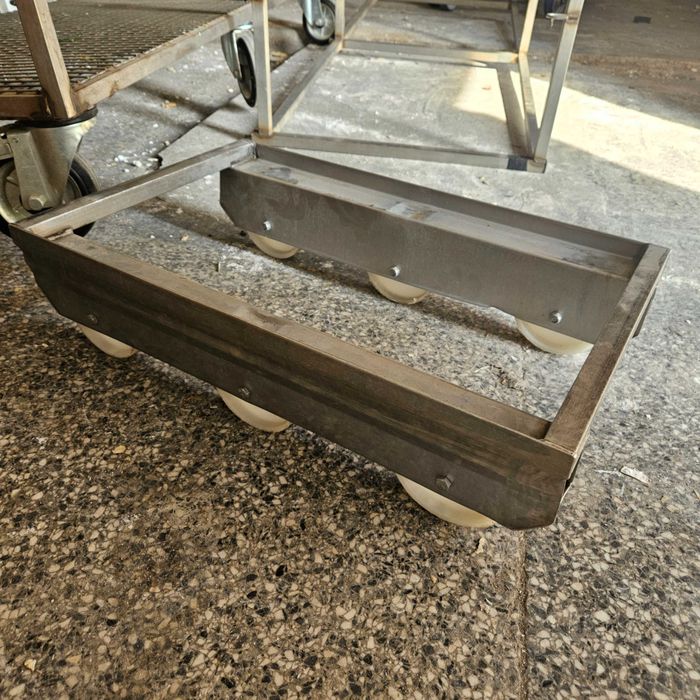 Индустриални колички от нераждавейка
