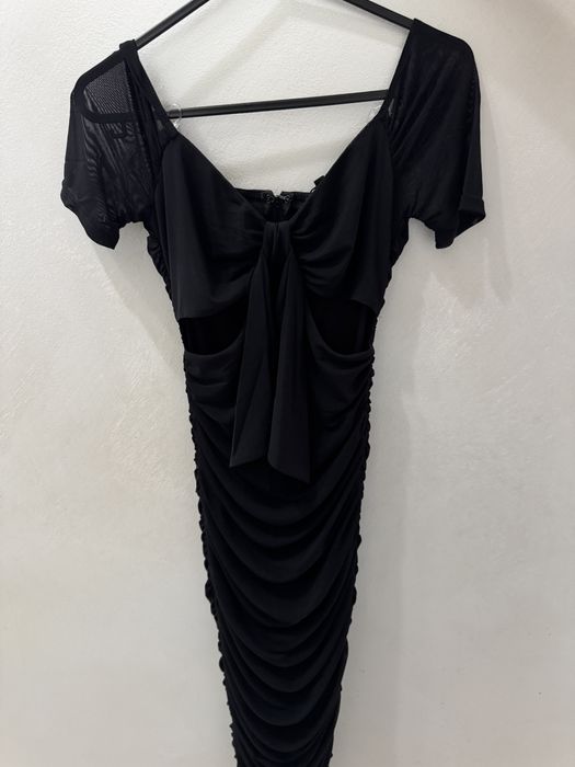 Нова черна еластична рокля