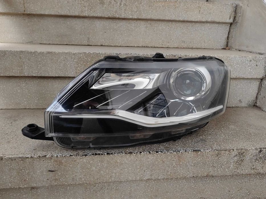 Фар Skoda Rapid Bi-Xenon LED ляв / Фар Шкода Рапид Оригинален