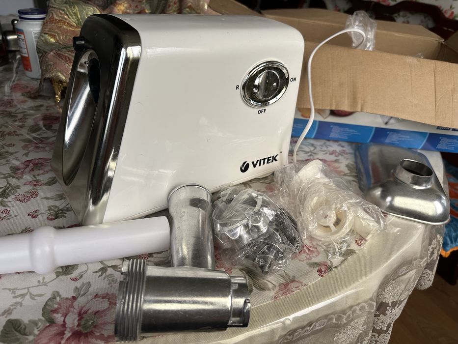Продам новую мясорубку Vitek
