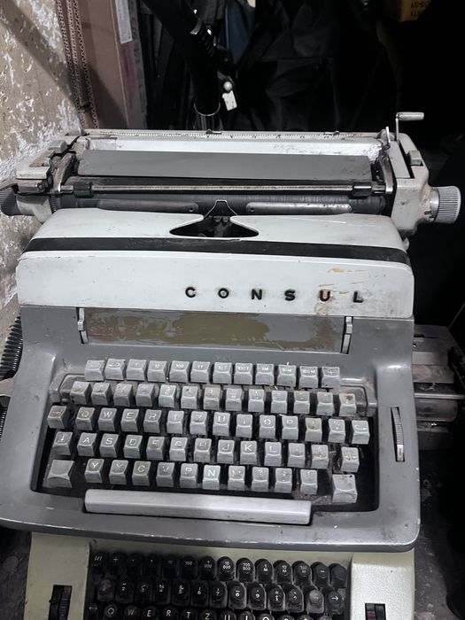 Vand 2 masini de scris