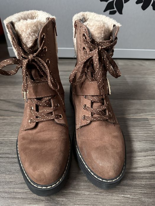 Ghete dama maro ,purtate de doua ori