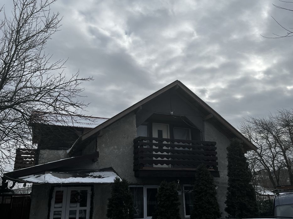 Vand casa cu teren. Pret:90.000€