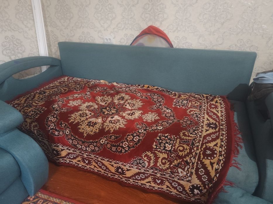 Диван с креслом б/у