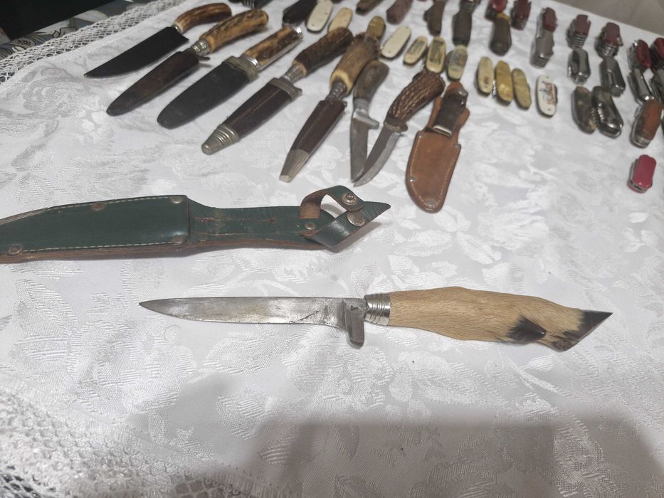 Cutite si bricege de vânzare