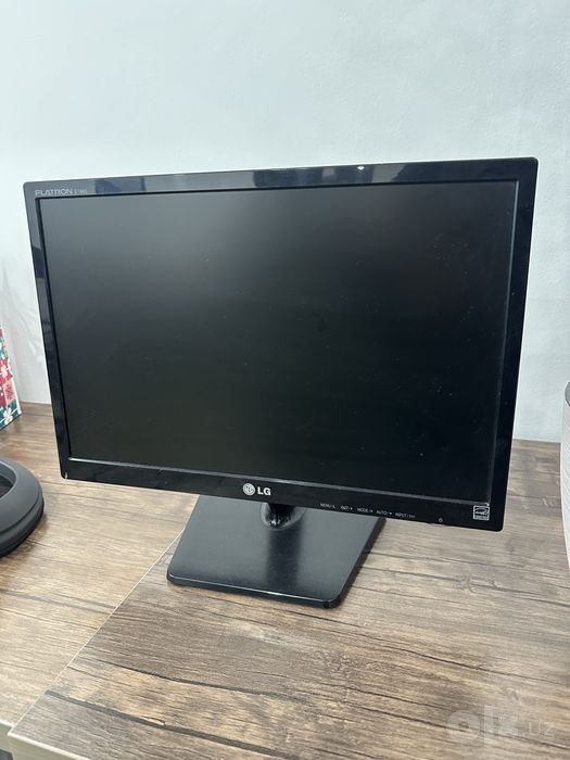 Монитор Lg 16дюймов.Состояния отдичное