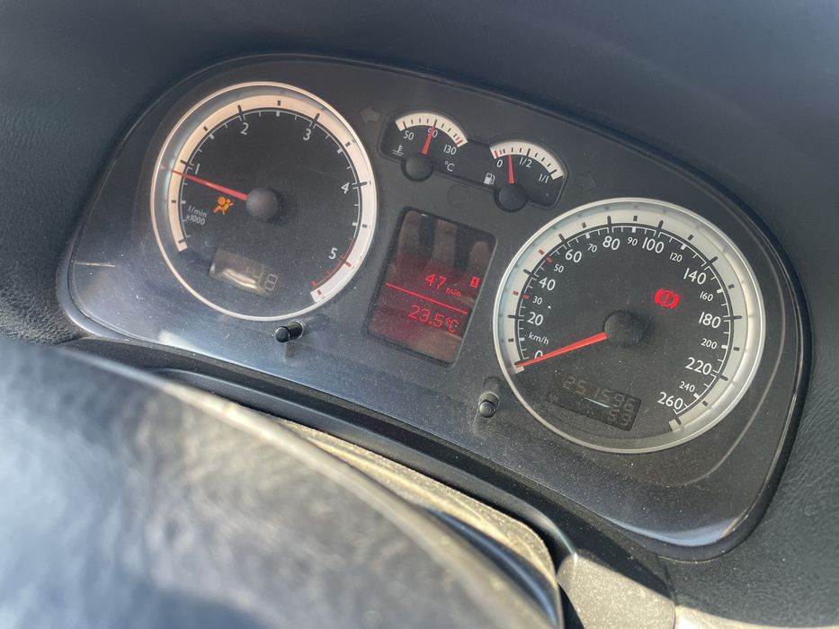 Vand golf 4 an 2001 trage extrem de. Bine