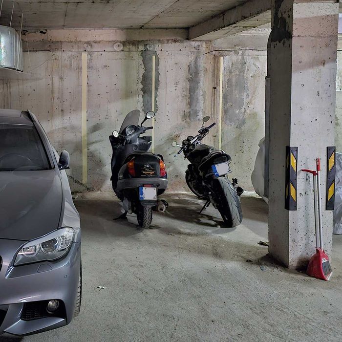 Дава се под наем Гараж / Паркомясто в София, Борово - 10 кв.м за 28.05 € - Снимка #1