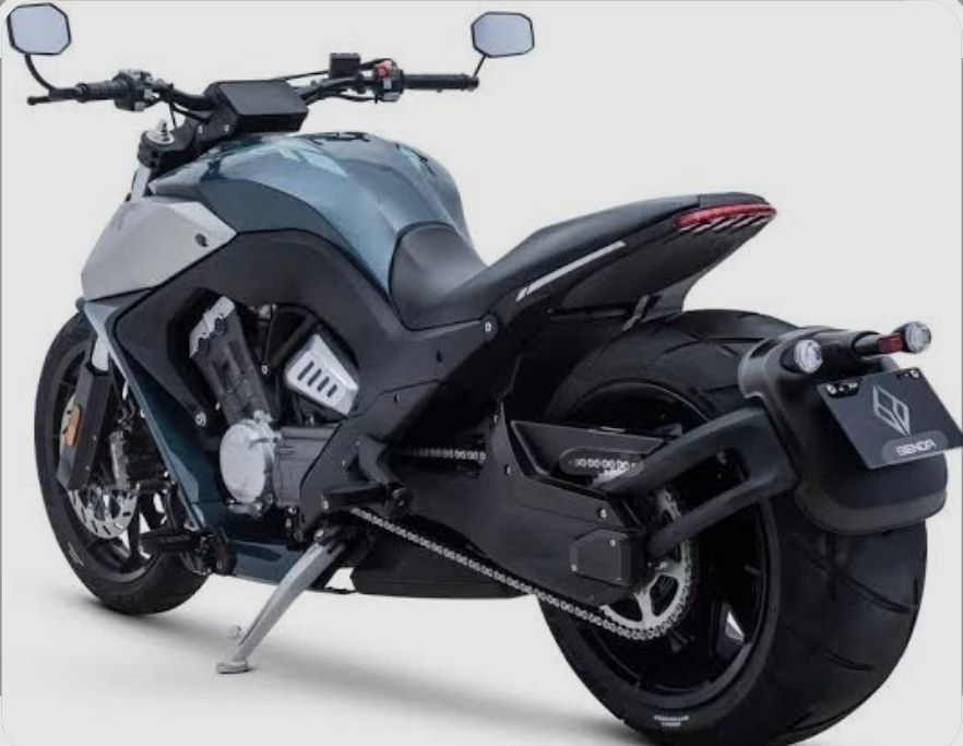 BENDA LFC 700- спорт-круизер