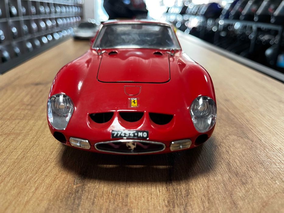 Метална колекционерска количка модел BBURAGO FERRARI GTO 1962г.1:18