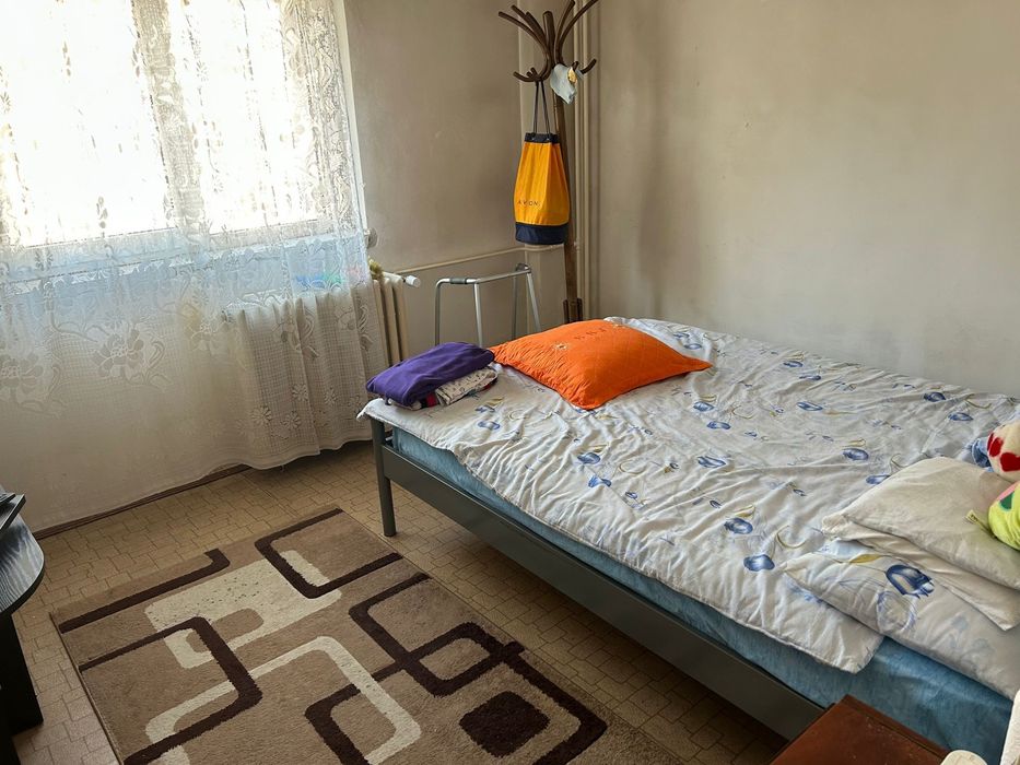 Apartament 3 camere decomandat , Sector 3 , Nicolae Grigorescu,1984