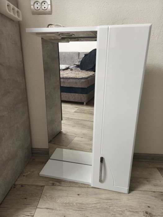 Шкафчик для ванной