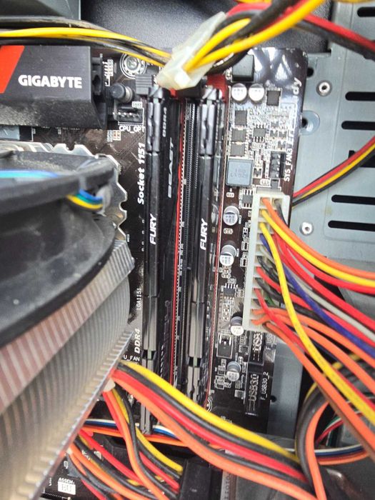 32gb RAN Компютър със Intel Core i7-6700K overclock 32 GB DDR4 FURY  3200 2x16 плочки ,2 х 1 TB дискове във raid0 за бърза работа, FSP PSU, nvme ready