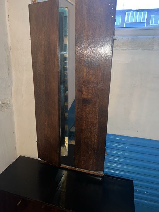 Трюмо с зеркалом