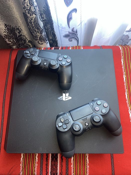 Playstation 4+ 2 console