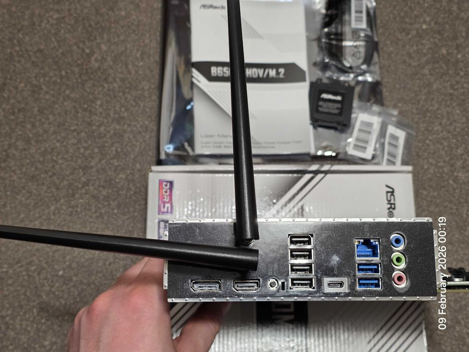 AMD Ryzen 5 7600 + ASRock B650M-HDV/M.2 + Kingston 32GB DDR5 5600Mhz