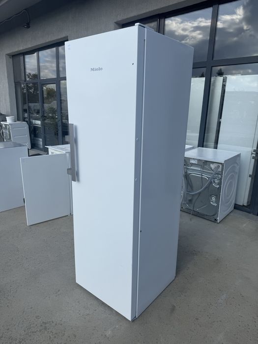Перфектен хладилник Миеле 185 см