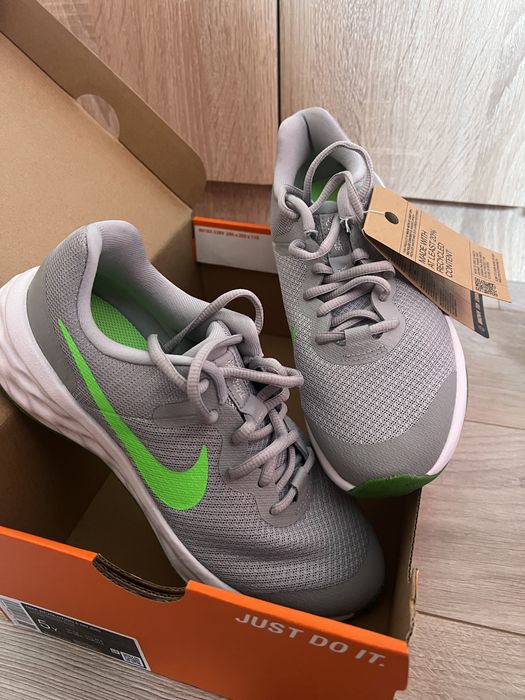 Маратонки Nike Revolution 6 NN