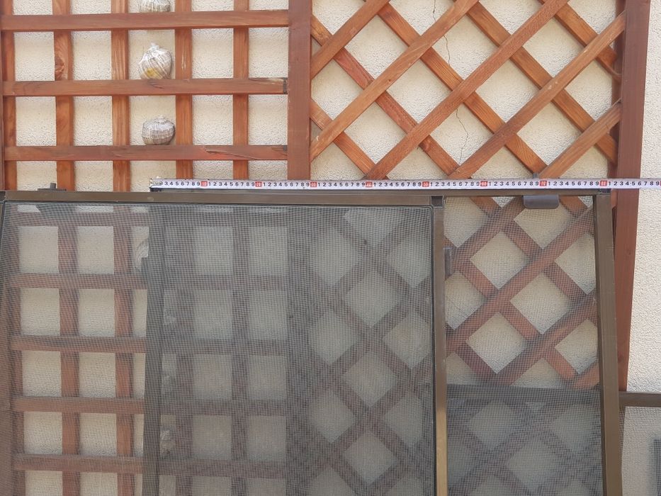 Plase de insecte pe cadru de aluminiu maro