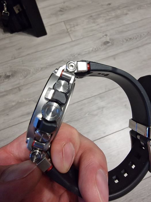 Часы Casio g-shock MTG B-1000 1AER