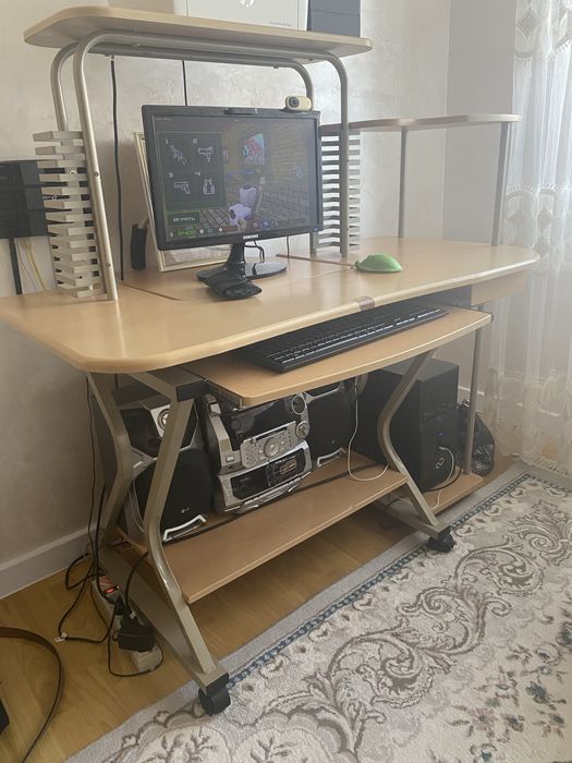 Компьютер+стол 20000тг