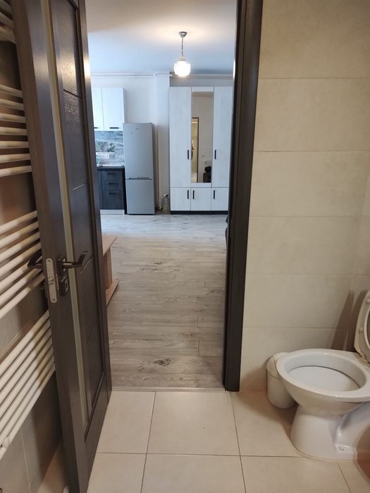 Inchiriez apartament open-space