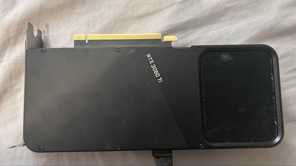 Vand placa video RTX 3060 Ti founders edition