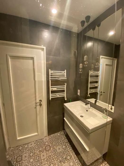 Дава се под наем Двустаен апартамент в София, Център - 68 кв.м за 825 € - Снимка #11