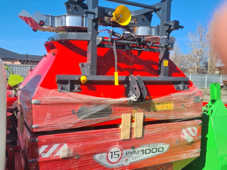 Разбрасыватель удобрений D-Pol1000л