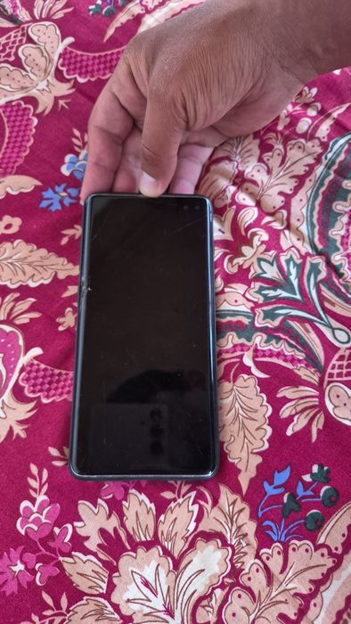 Самсунг s10+ с гарантей