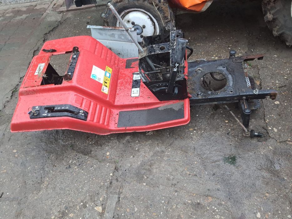 Șasiu provenit de pe un tractor de iarba
Bun pentru proiect motocultor