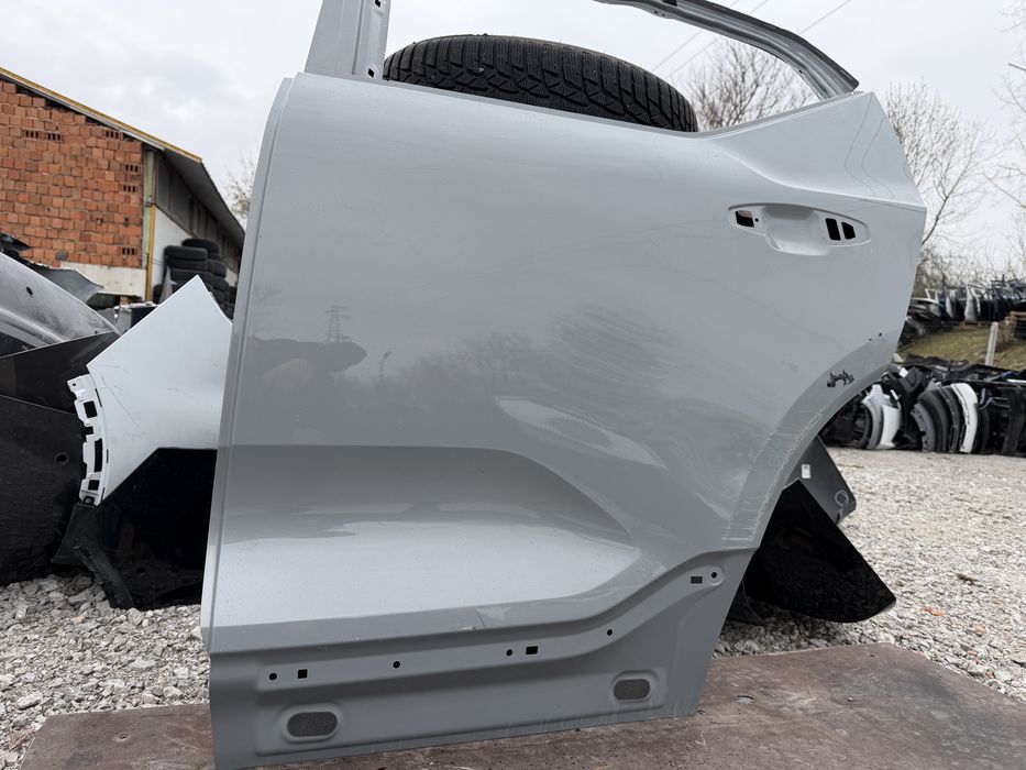 Врата Volvo XC40 2018 год.-