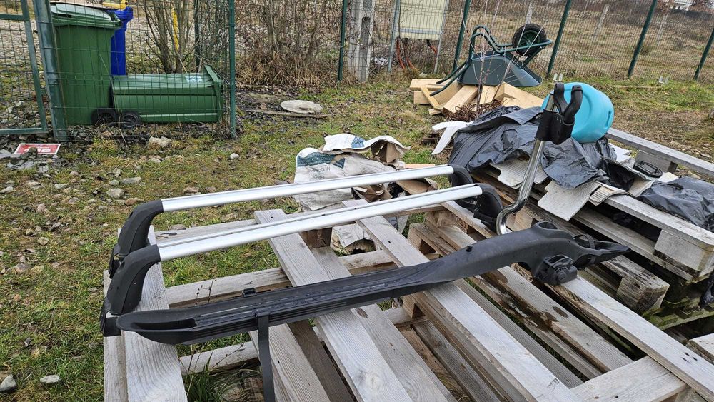 Bare transversale Toyota + Suport bicicletă original – stare f bună