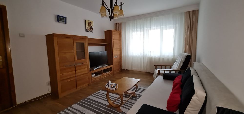 Ap. 2 camere zona Spital si Sc. 2 cu loc de parcare